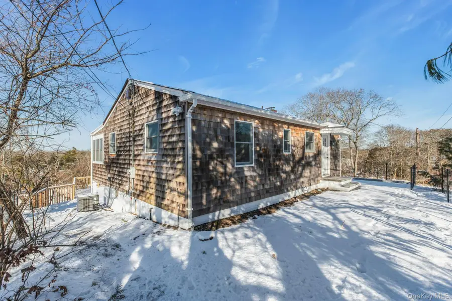 33 Oceanview Road, Hampton Bays, NY 11946 - Image #3