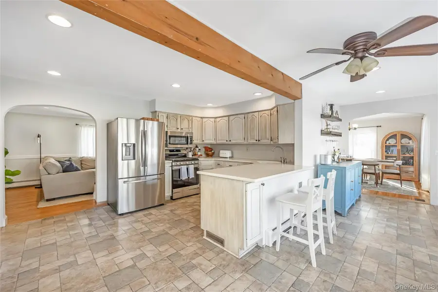 36 Wingam Drive, Islip, NY 11751 - Image #2