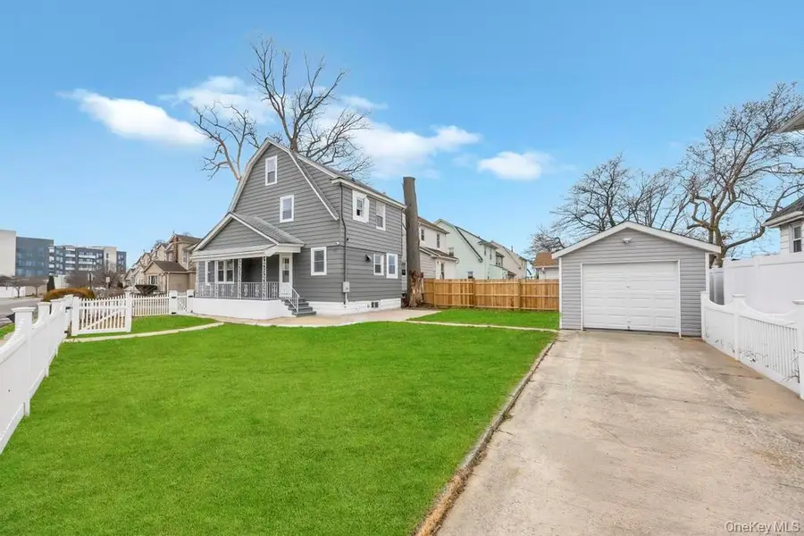 17 Sapir Street, Valley Stream, NY 11580 - #2