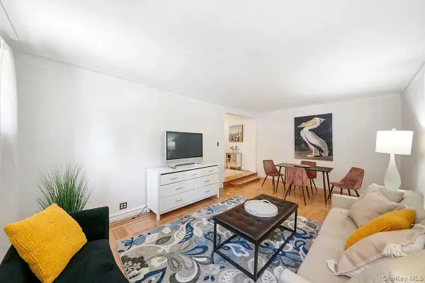 303 E 37th Street #1D, New York (Manhattan), NY 10016