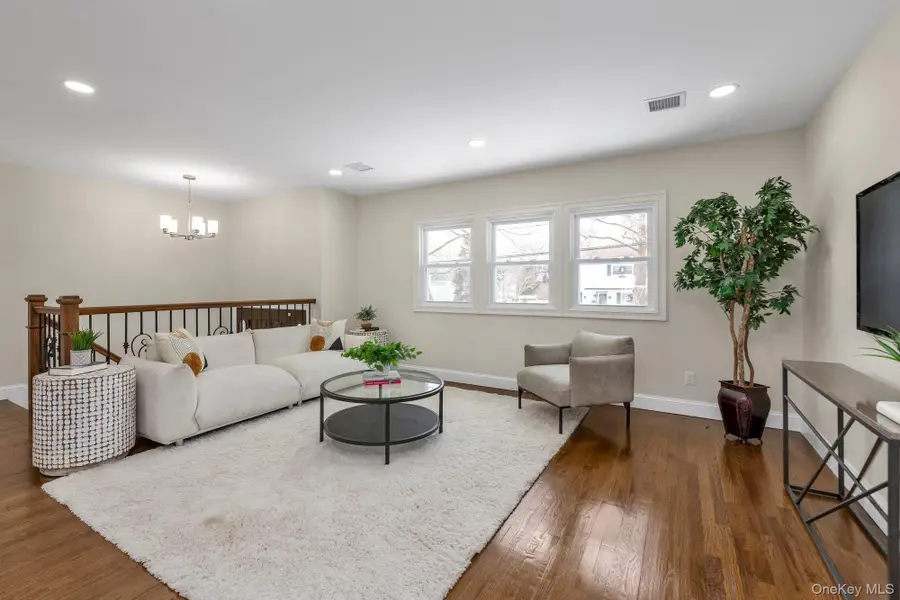 3 Jayne Avenue, Melville, NY 11747 - Image #3