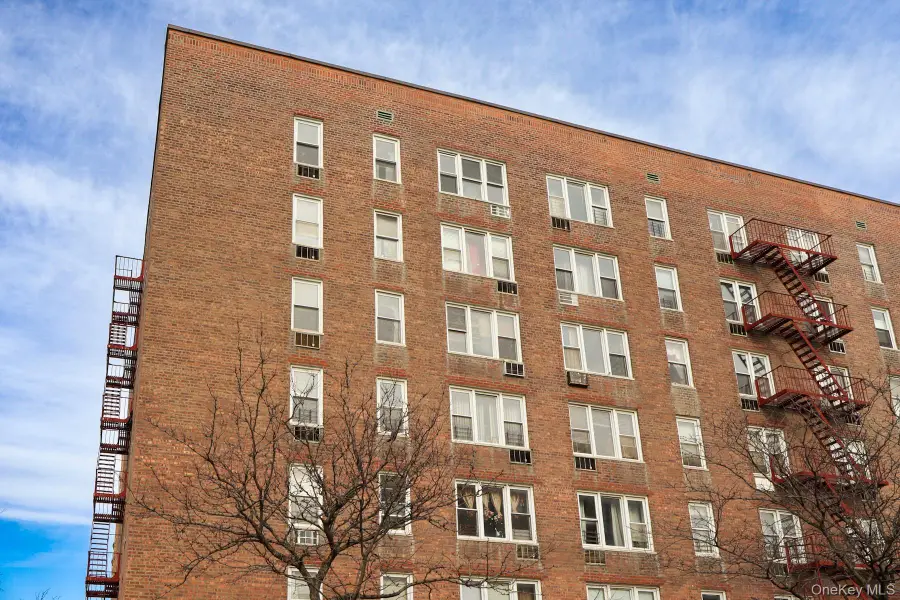 1332 Metropolitan Avenue #5G, Bronx, NY 10462 - #2