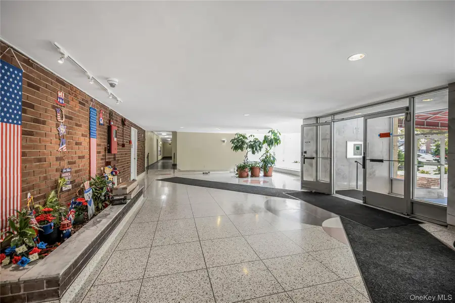 2 Sadore Lane #5U, Yonkers, NY 10710 - Image #3