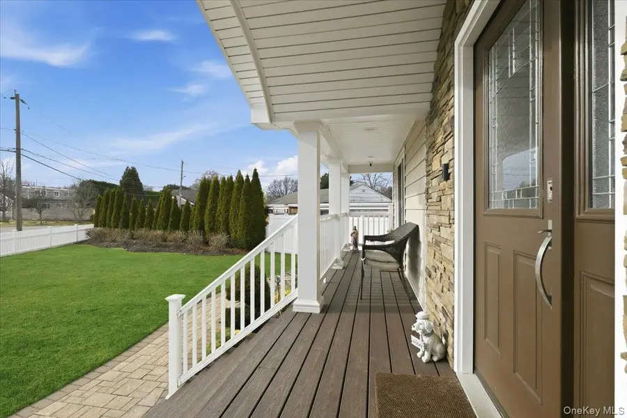 3 Neptune Place, Massapequa, NY 11758 - #2