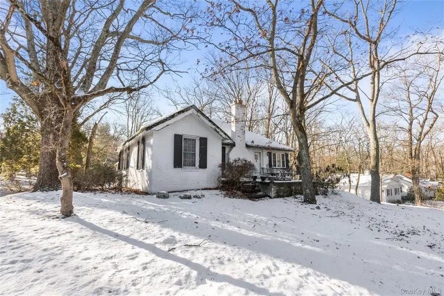 32 Hillside Road, Stony Brook, NY 11790 - Image #2