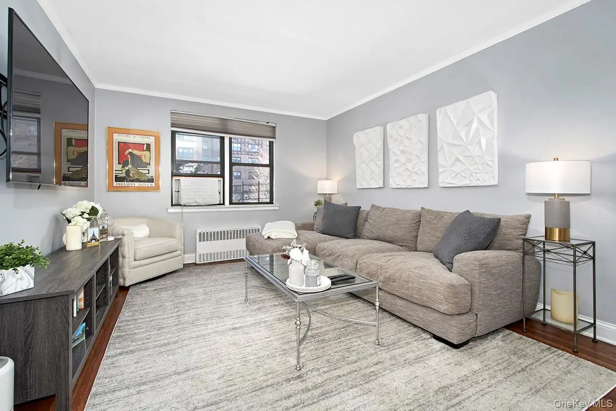 142 Garth Road #2M, Scarsdale, NY 10583 - Image #1