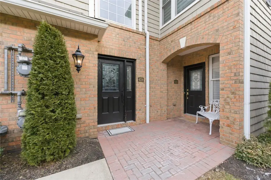 428 Trotting Lane #428, Westbury, NY 11590 - Image #3