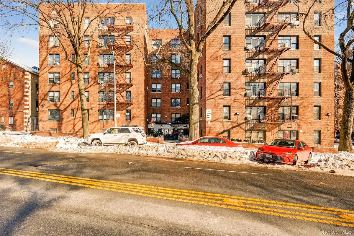 2244 Bronx Park E #1H, Bronx, NY 10467 - #1