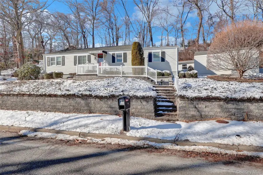 81 Oakside Road, Smithtown, NY 11787 - Image #2