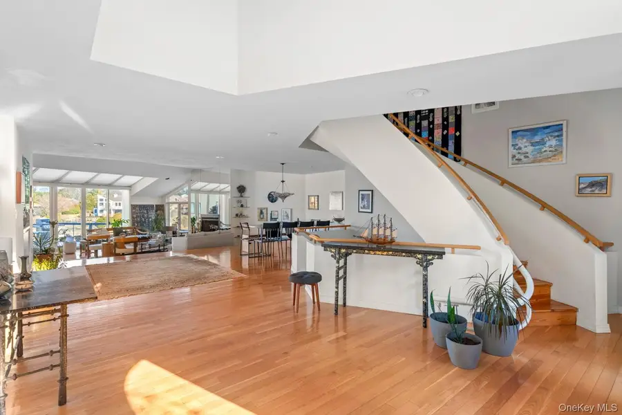 6 Lady Janes Way, Northport, NY 11768 - Image #2