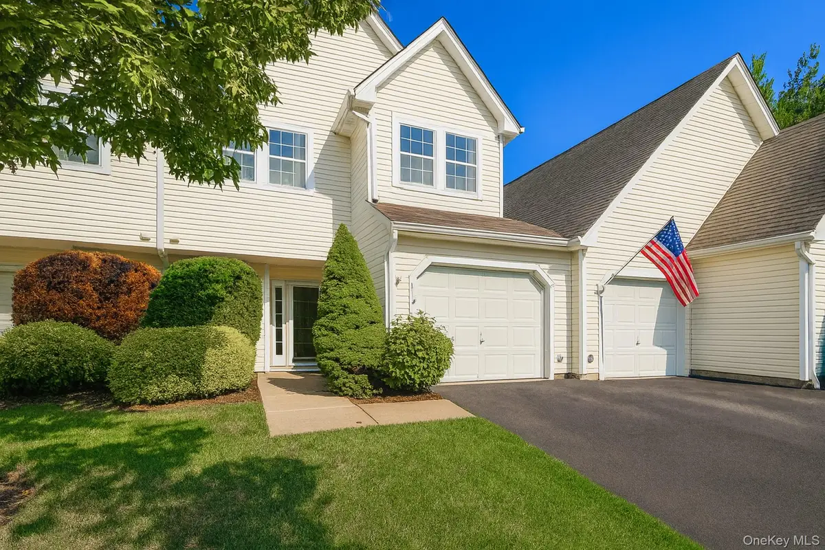 139 Erin Lane, East Setauket, NY 11733 - Image #1