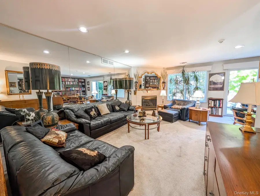 139 Erin Lane, East Setauket, NY 11733 - Image #2