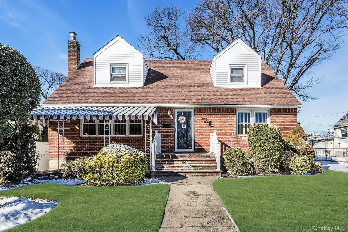 562 Arcadian Avenue, Valley Stream, NY 11580 - #1