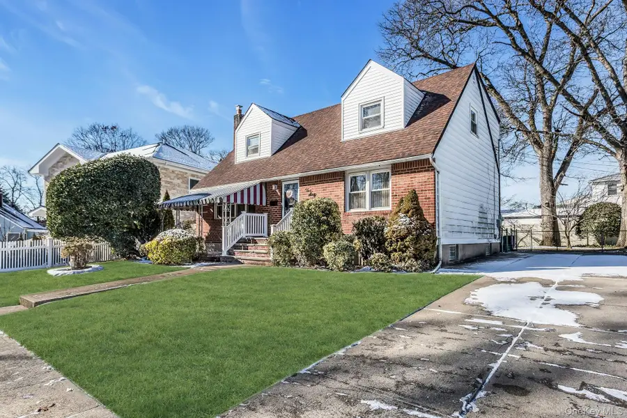 562 Arcadian Avenue, Valley Stream, NY 11580 - #2