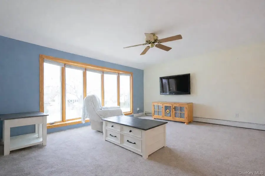 4 Manchester Drive, Bethpage, NY 11714 - Image #3