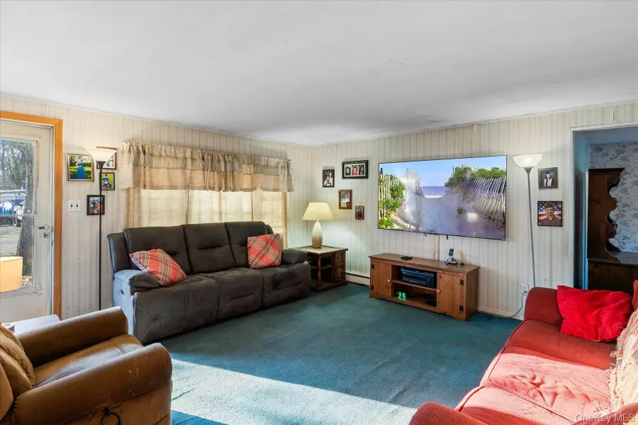 9 W 8th Street, Ronkonkoma, NY 11779 - Image #2