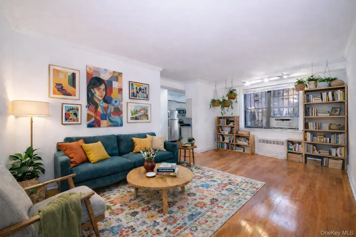 245 Bennett Avenue #1A, New York, NY 10040 - Image #1
