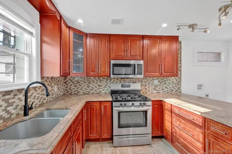 16418 109th Drive, Jamaica, NY 11433 - Image #3