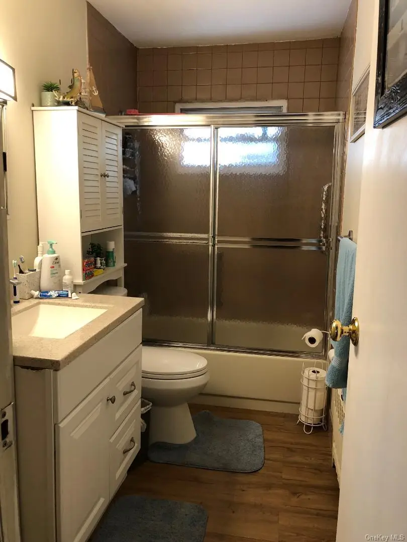 330 Florida Avenue, Copiague, NY 11726 - Image #3