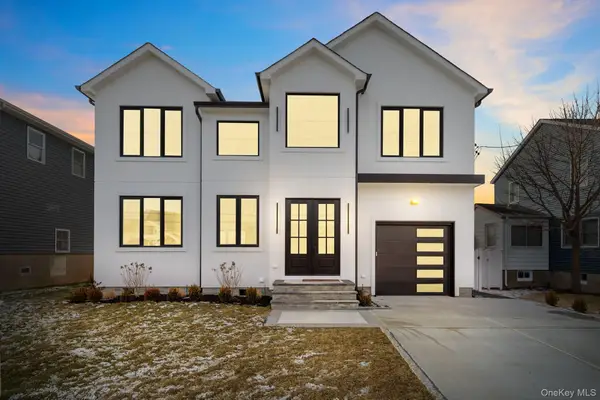 24 Midway Street, Babylon, NY 11702