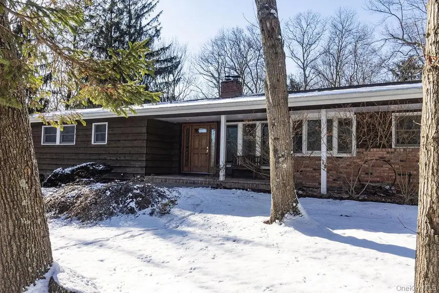 14 Hills Park Lane, Smithtown, NY 11787 - Image #3