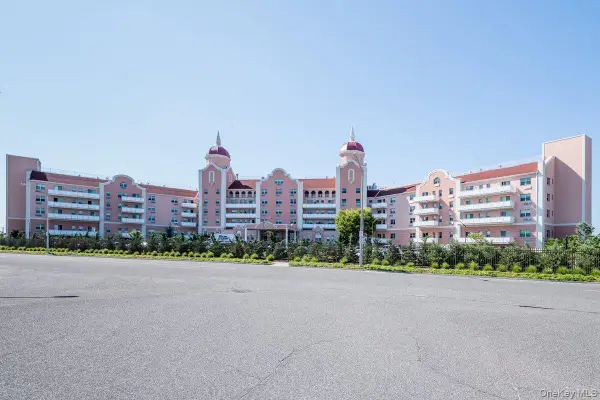 2 Richmond Road #5E, Lido Beach, NY 11561