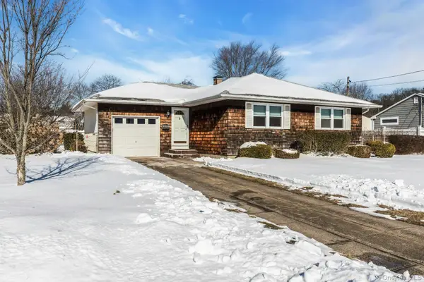 238 Loop Drive, Sayville, NY 11782