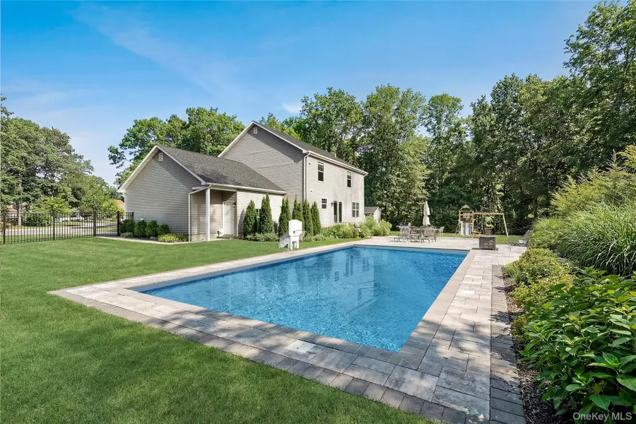 3 Lincoln Avenue, Manorville, NY 11949 - #2