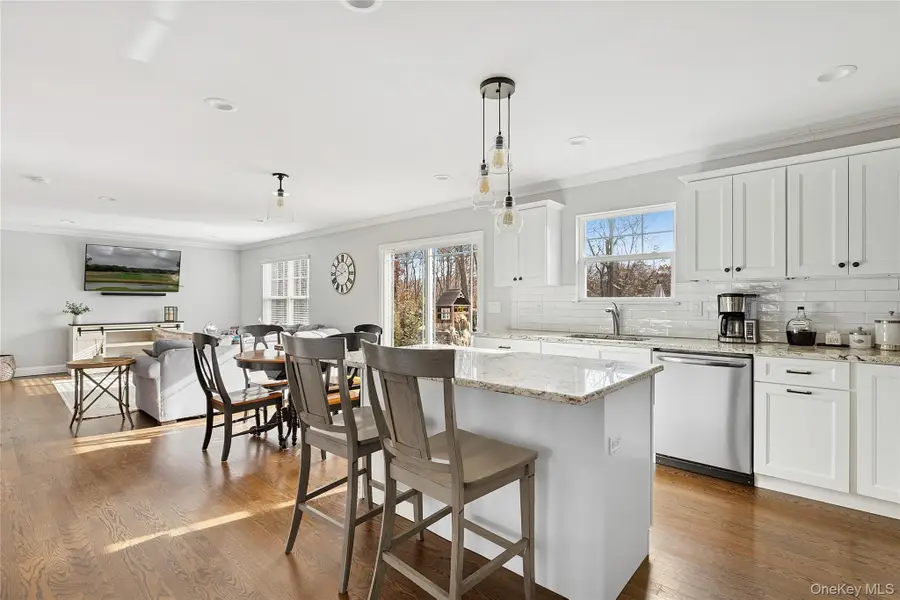 3 Lincoln Avenue, Manorville, NY 11949 - #3