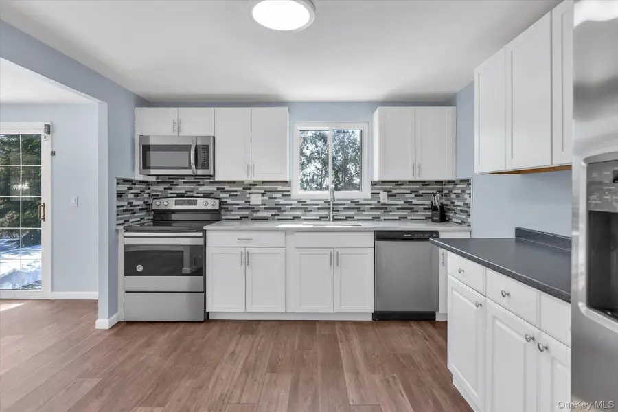 6 Anne Drive, Selden, NY 11784 - Image #2