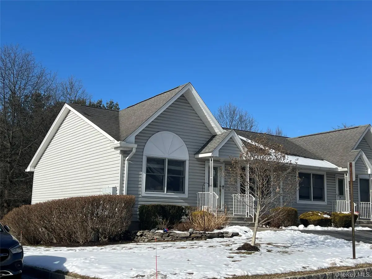 8 Windsor Circle, New City, NY 10956 - Image #1