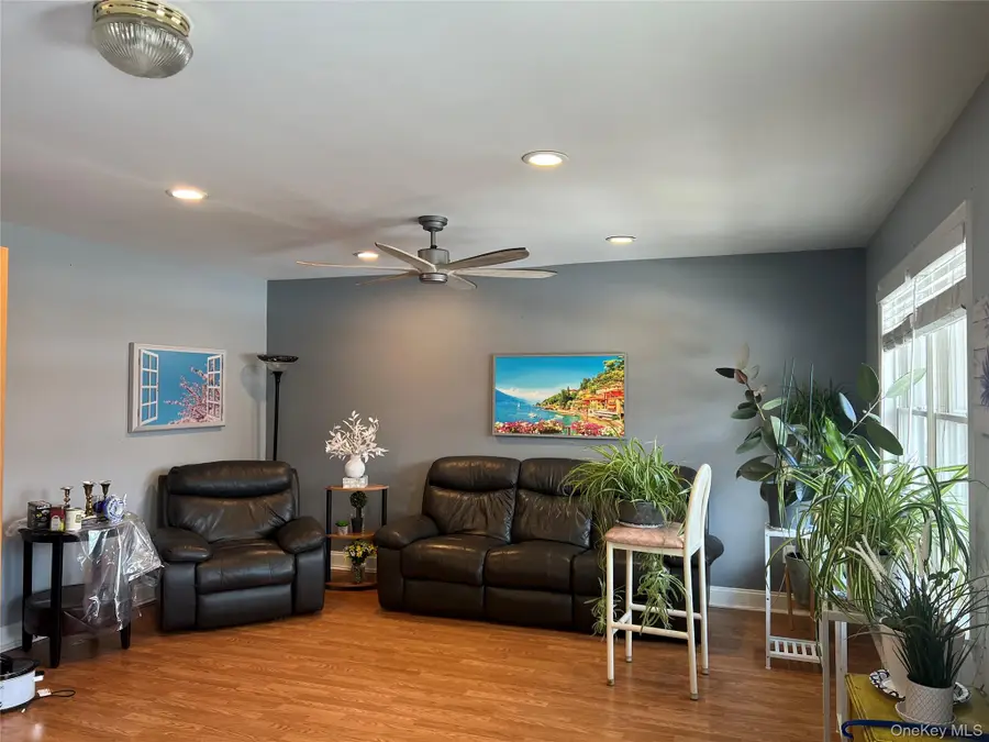 8 Windsor Circle, New City, NY 10956 - Image #3