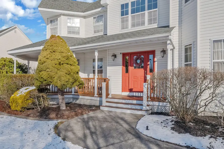 5 Old Neck Court, Manorville, NY 11949 - Image #2