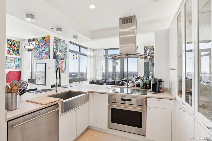 175 Huguenot Street #PH-302, New Rochelle, NY 10801 - #2