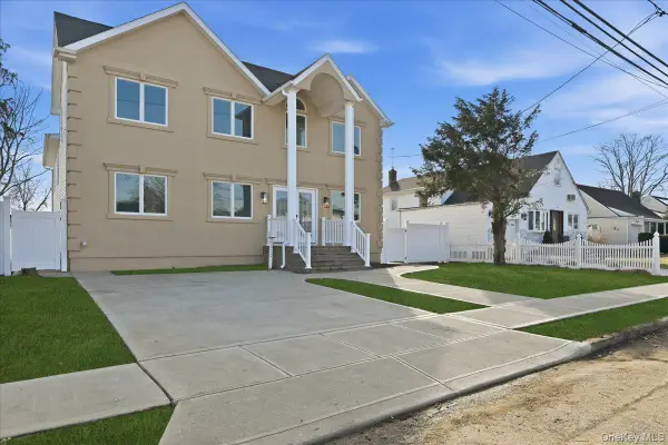 1050 Hastings Street, Baldwin, NY 11510