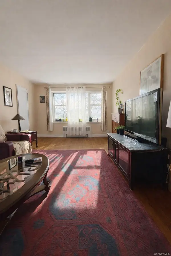 15033 Jewel Avenue #303B, Flushing, NY 11367