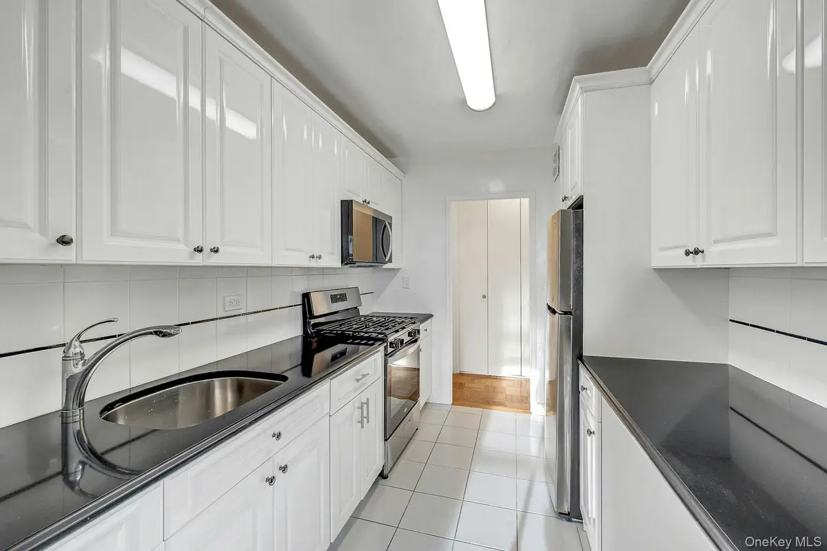 615 Palmer #1004, Yonkers, NY 10701 - Image #1