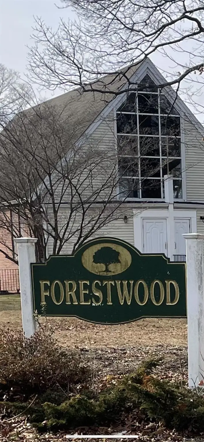 7 Flamingo Drive, Smithtown, NY 11787 - Image #3