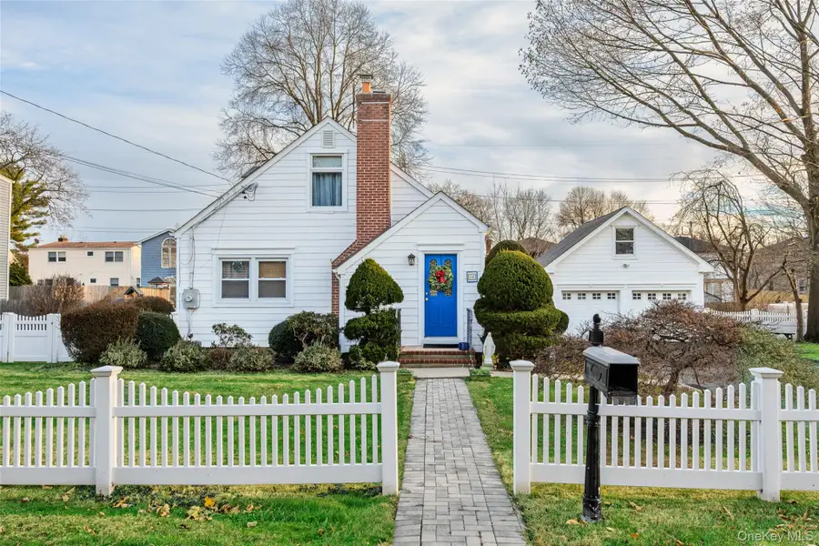 64 Smith Street, Greenlawn, NY 11740 - Image #2