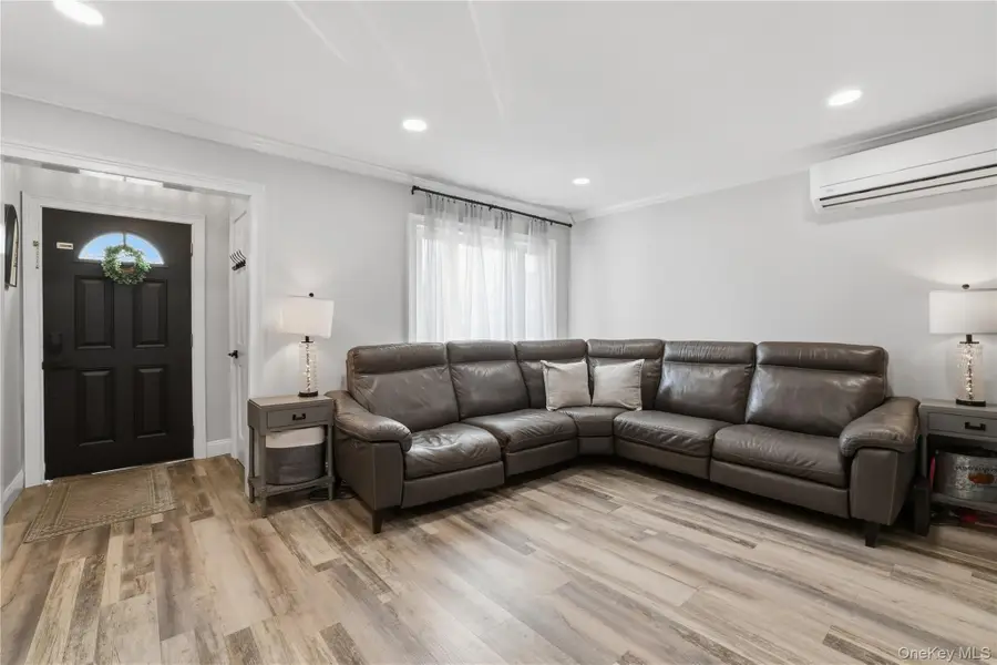 215 Monroe Street, Franklin Square, NY 11010 - #3