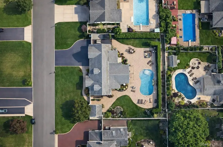 19 Radburn Drive, Commack, NY 11725 - Image #2