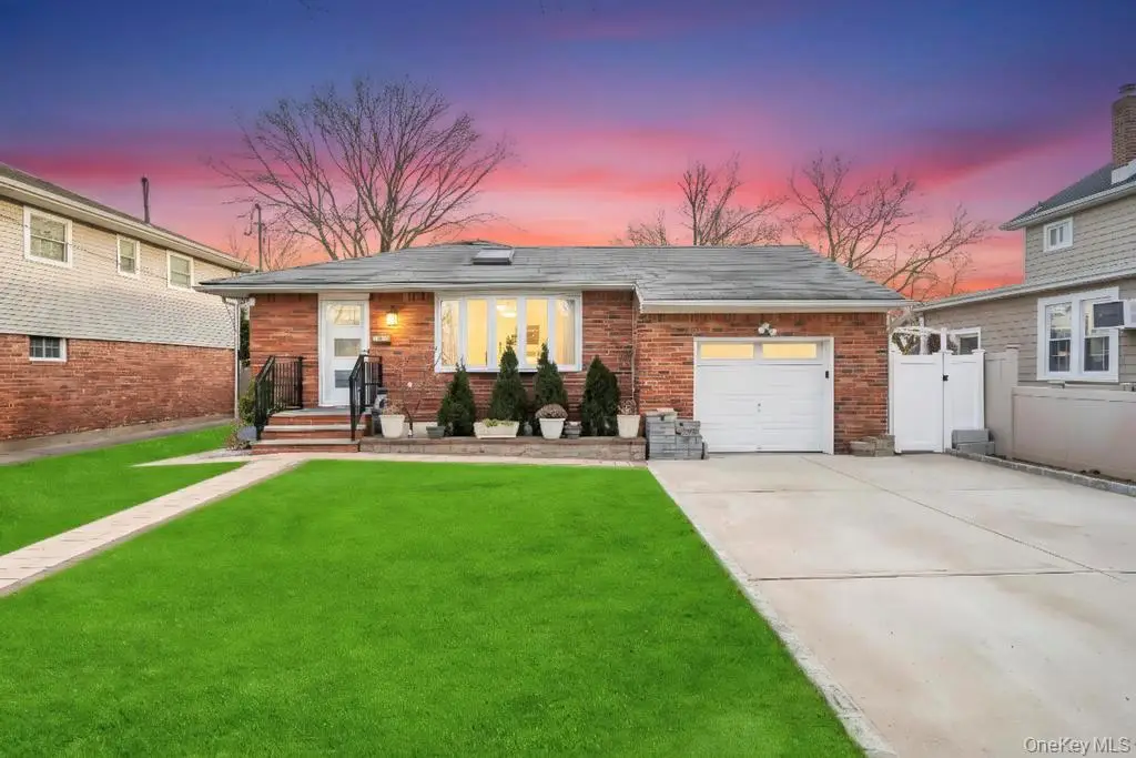 1810 N Jerusalem Road, North Bellmore, NY 11710 - #1