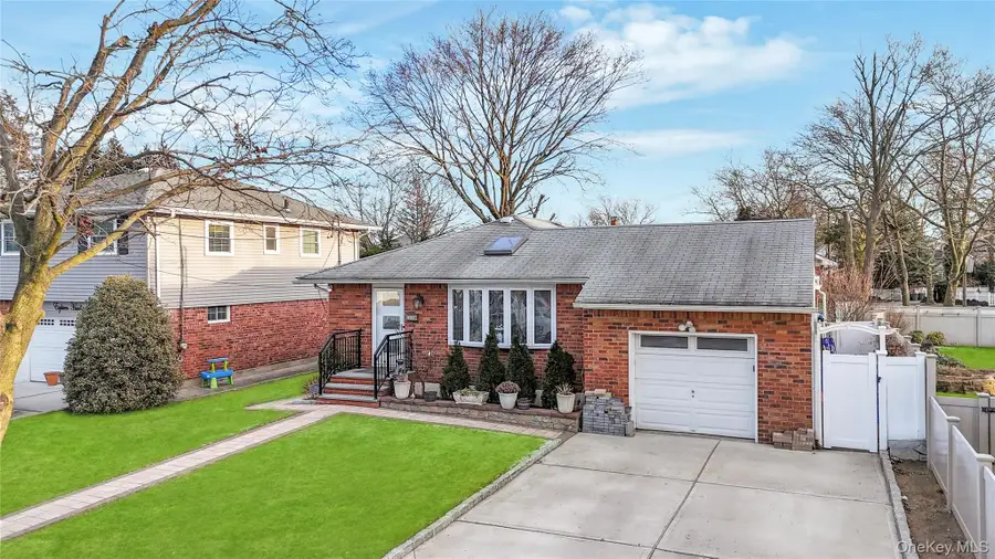 1810 N Jerusalem Road, North Bellmore, NY 11710 - #2