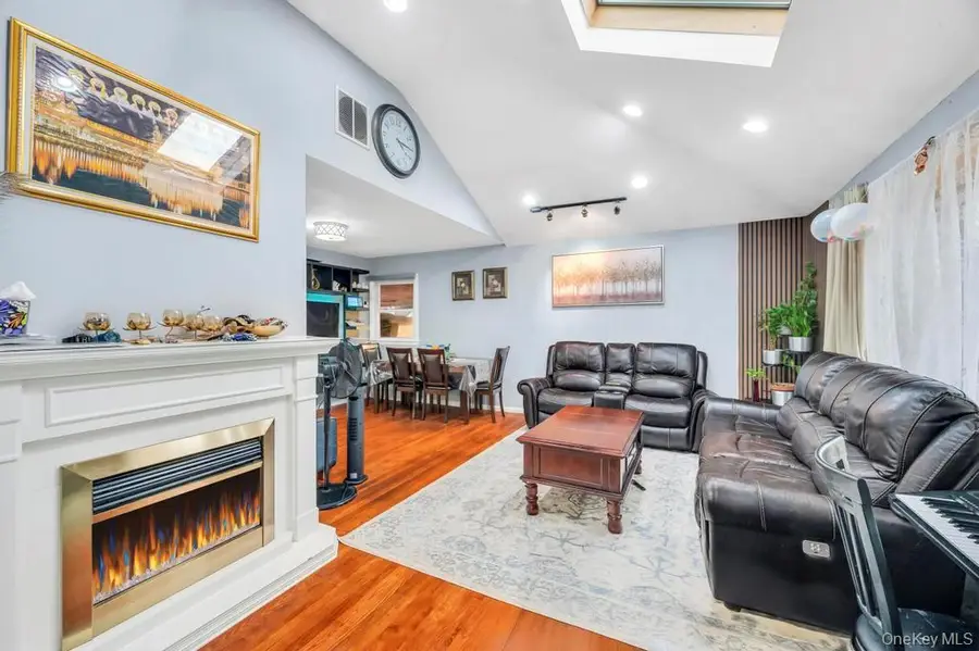 1810 N Jerusalem Road, North Bellmore, NY 11710 - #3