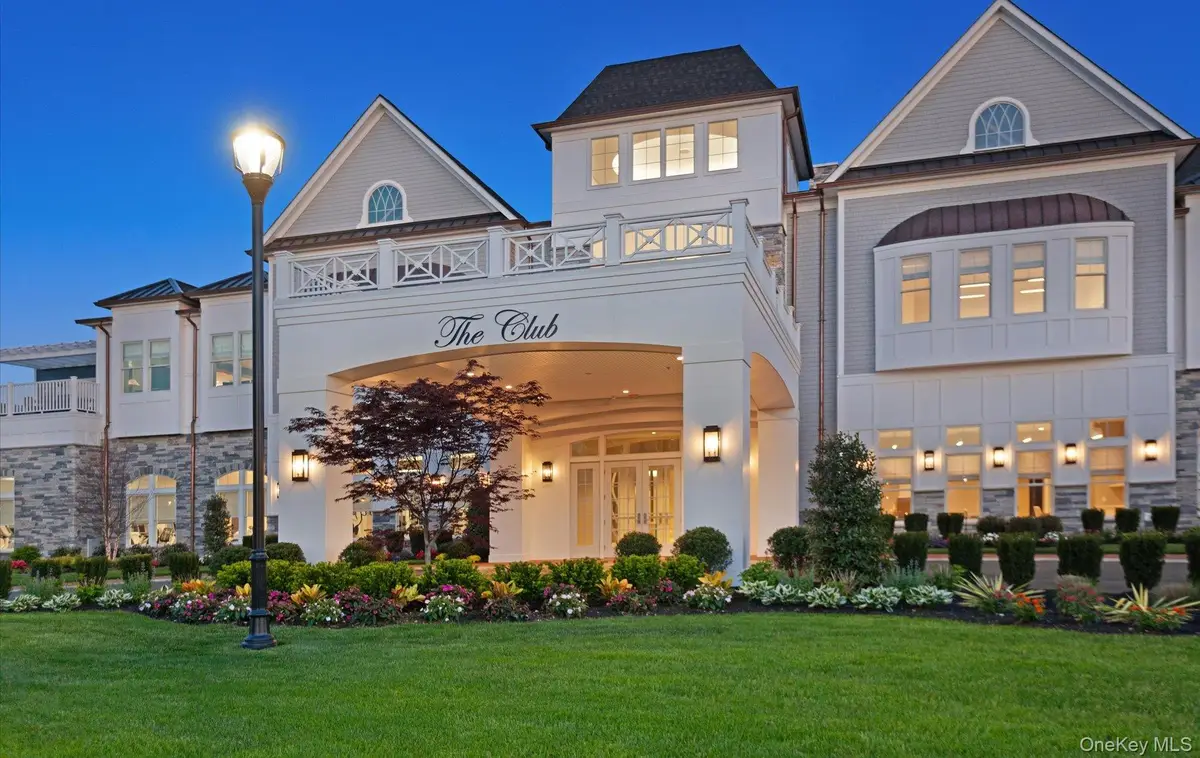 28301 Spruce Pond Circle, Plainview, NY 11803 - Image #1