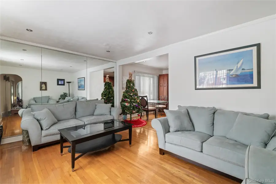 17 Standish Road, Valley Stream, NY 11580 - #3