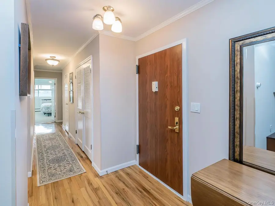 1 Toms Point Lane #6 i, Port Washington, NY 11050 - #2