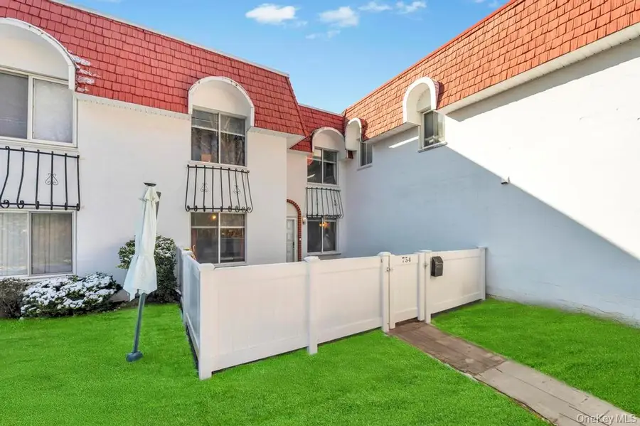 754 Blue Ridge Drive, Medford, NY 11763 - Image #3