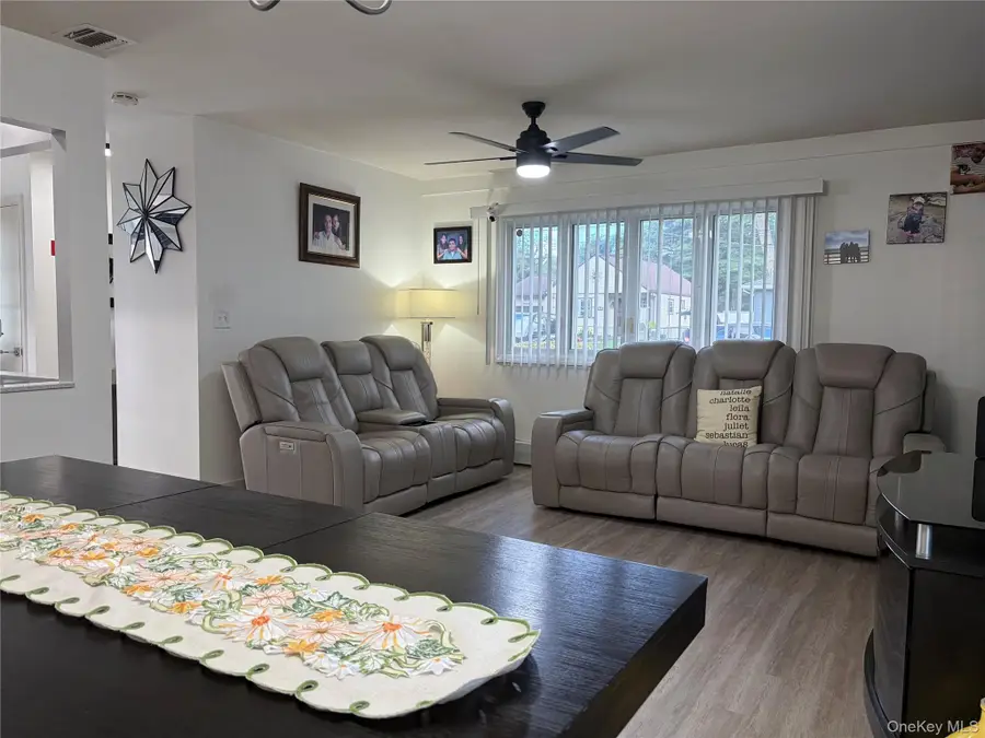 31 Brushwood Drive, Shirley, NY 11967 - #2