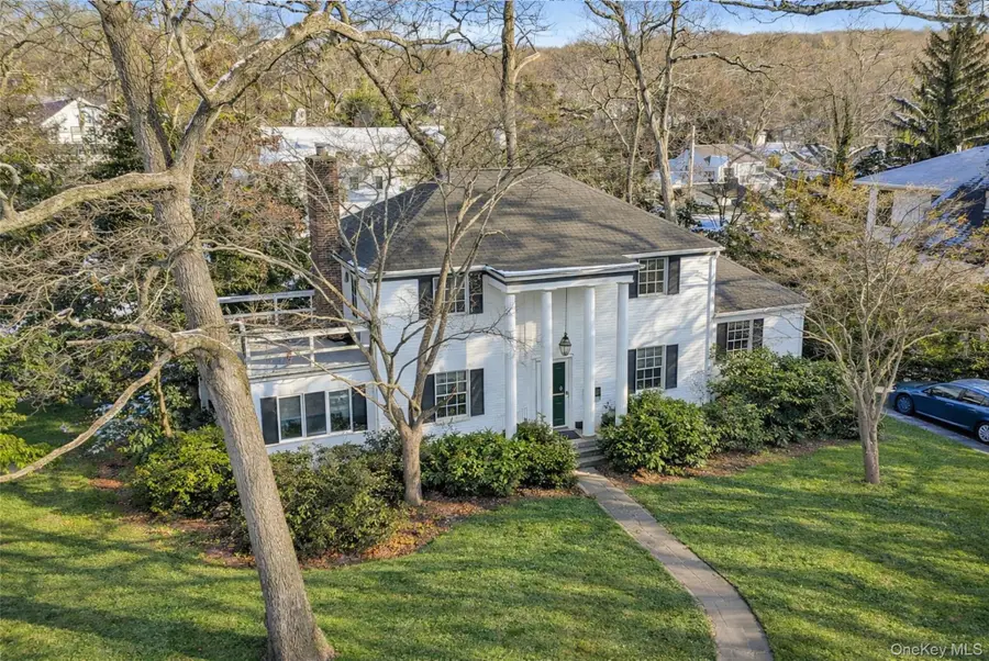 61 Squirrel Hill Road, East Hills, NY 11577 - #2